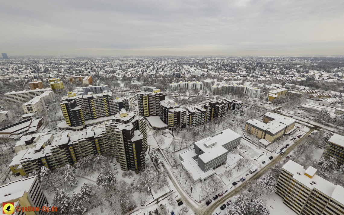 04.12.2021 - Karl-Marx-Ring und Marx-Zentrum in Neuperlach